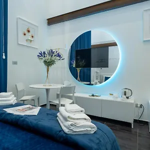 ** Alojamento de Acomodação e Pequeno-almoço Skyhouse Chiaia Itália